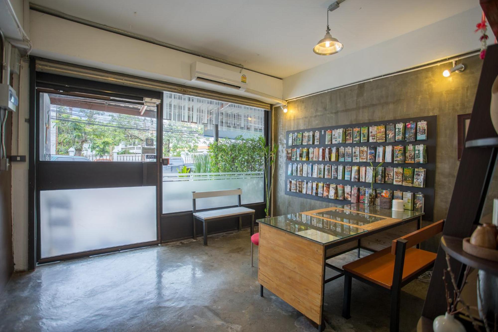 Zz Hostel Чиангмай Экстерьер фото