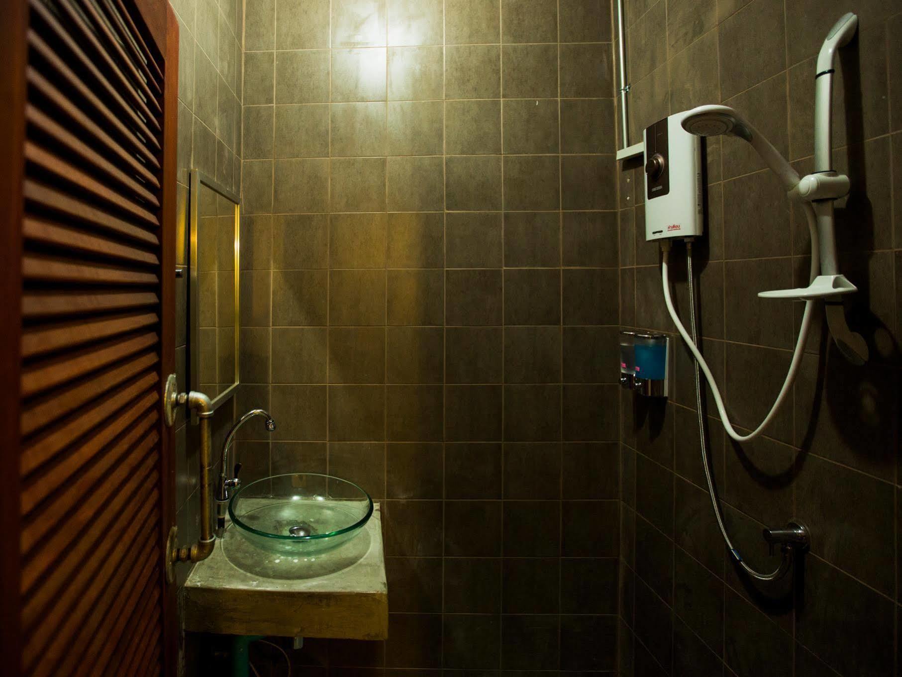 Zz Hostel Чиангмай Экстерьер фото